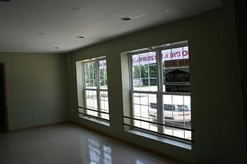 2nd image of 108 S Sheridan Rd