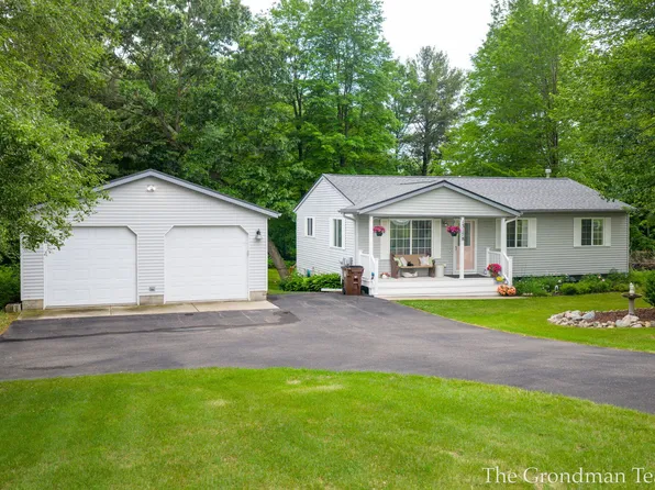 13178 Spruceridge Rd, Gowen, MI 49326