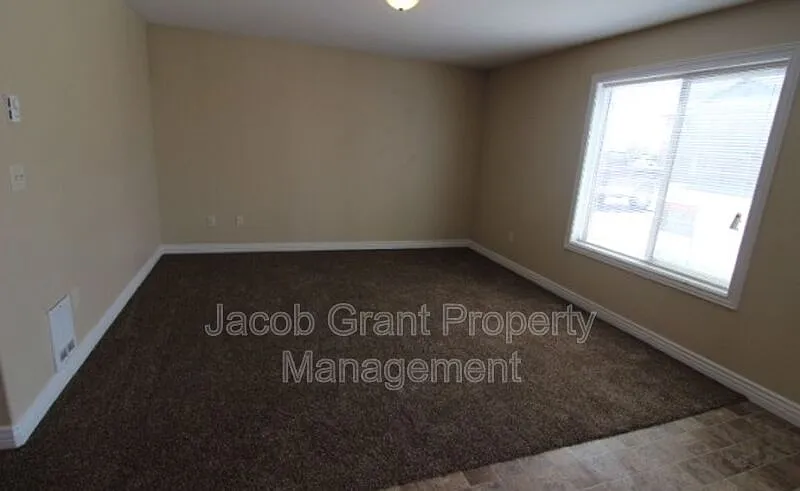 2 bed, 1.0 bath, 800 sqft, $930 — Photo 4