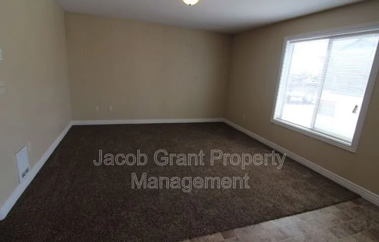 225 Opal Ct #2H — Photo 4