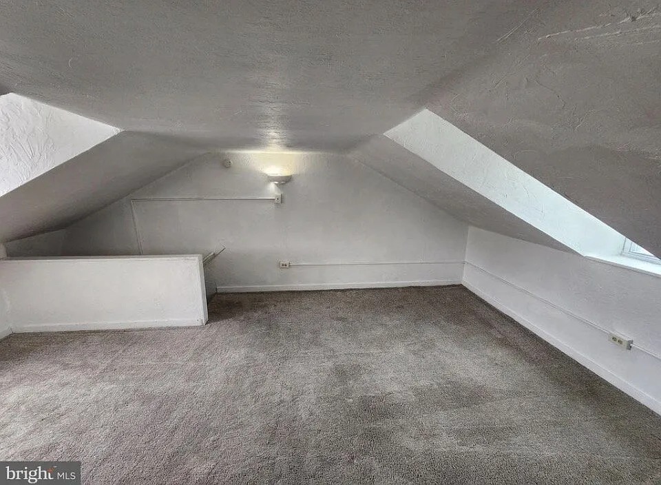 2 bed, 1.5 bath, 1171 sqft, $1,295 — Photo 4