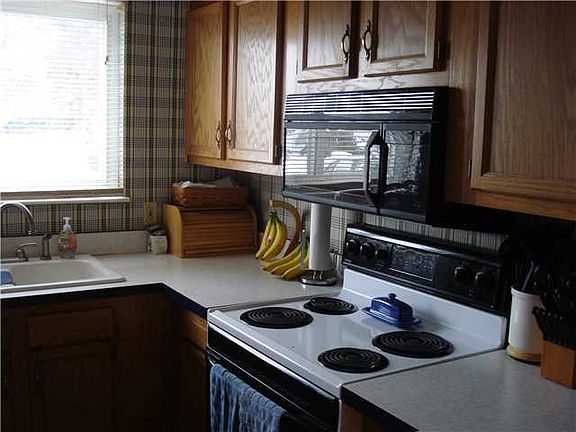3rd image of 744 Fairway Dr APT 20