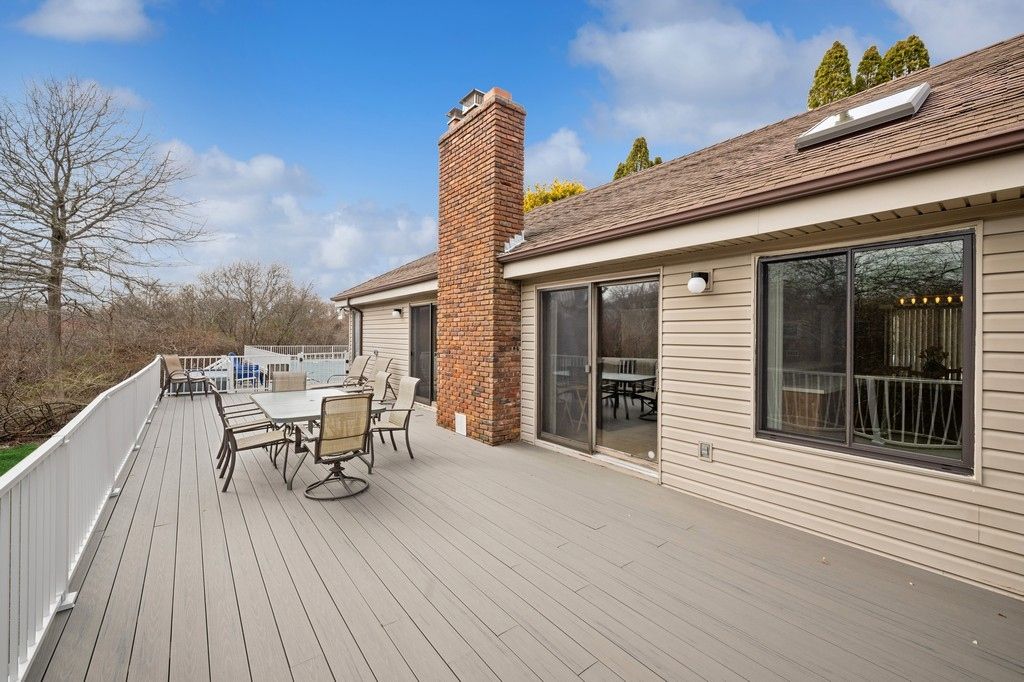  Ample decking 