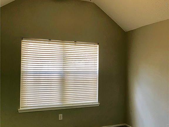 5th image of 2049 Caitlin Dr