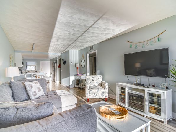 19451 Gulf Blvd APT 209