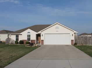21070 Waterford Dr, Spring Hill, KS 66083