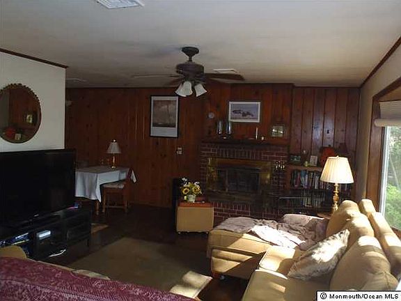 3rd image of 376 Iroquois Dr