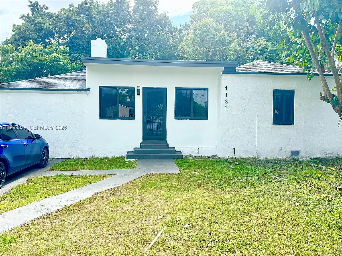 Building Photo - 4131 NW 11th Pl