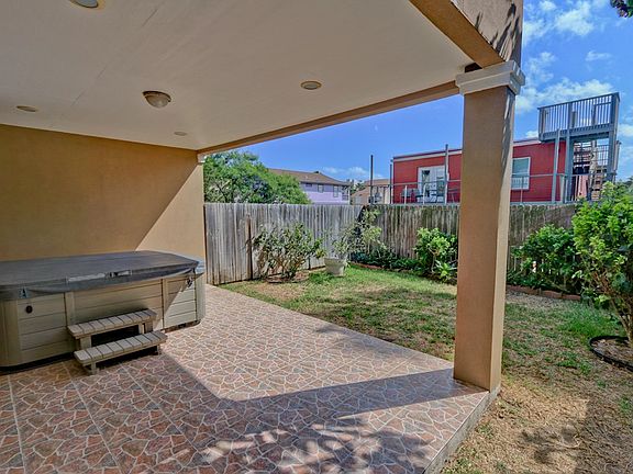 4th image of 111A E Lantana St
