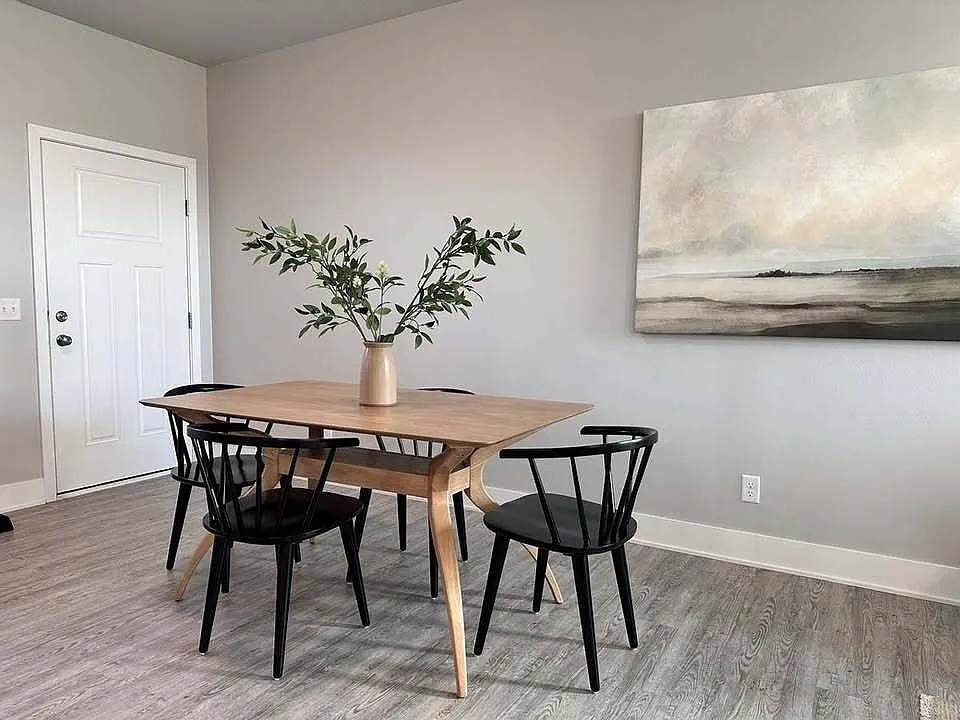 3 bed, 2.5 bath, 1475 sqft, $2,095 — Photo 4