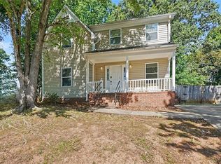 3801 Pineway Dr, Greensboro, NC 27405