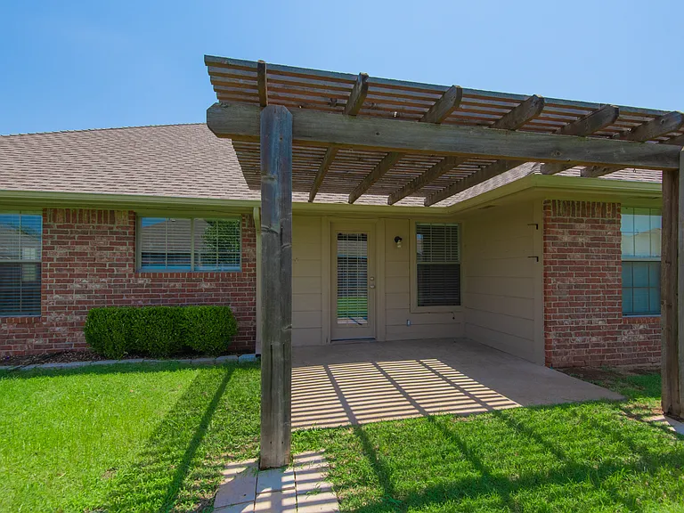 17405 Bronze Ln — Photo 28