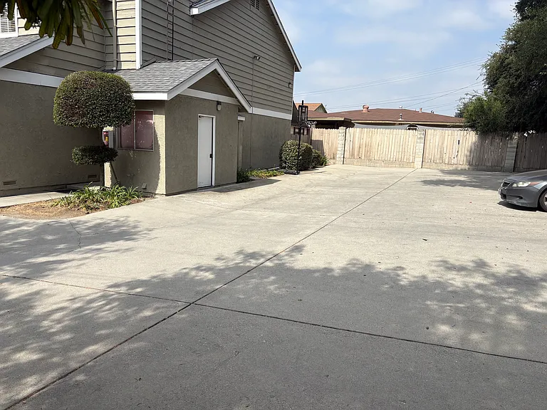 615 E Colorado Blvd #B — Photo 36