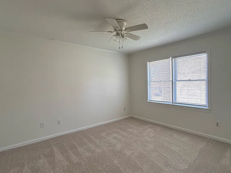 2505 W Broad St #1-221 — Photo 11