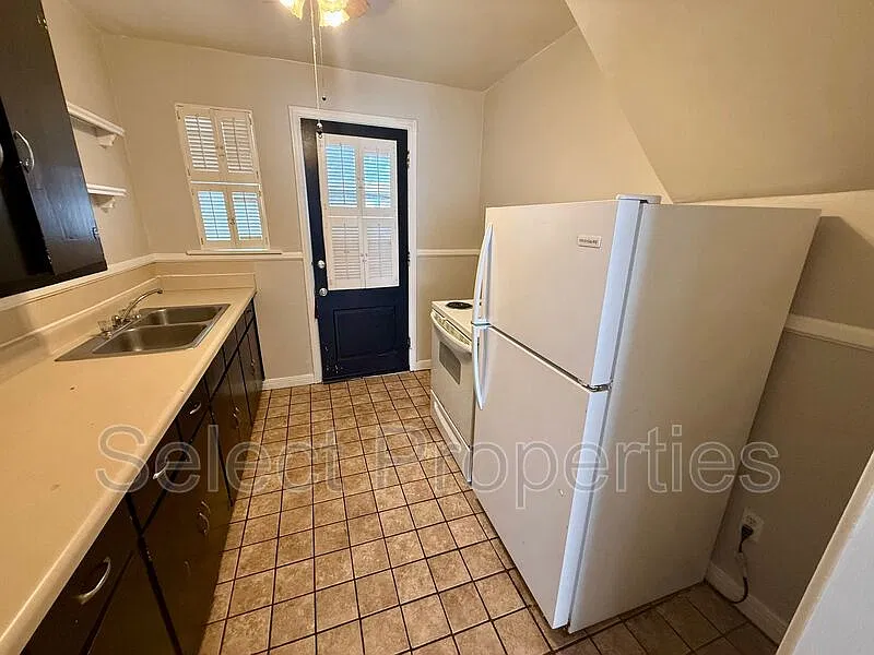 2 bed, 1.0 bath, 600 sqft, $700 — Photo 4