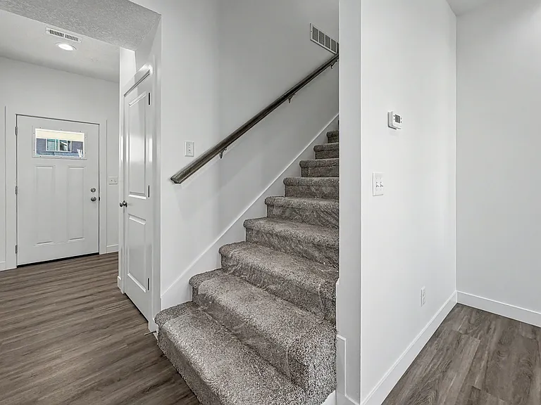 53 West — Photo 22