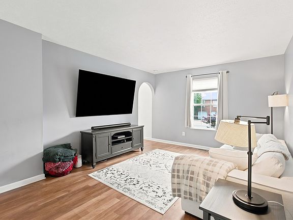 5th image of 422 Skylark Dr