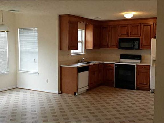 3rd image of 102 Oldham Way