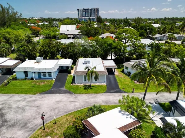 9 Knights Bridge RD #30, NAPLES, FL 34112