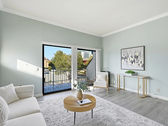 5th image of 8310 Regents Rd Unit 3H