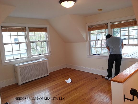 5th image of 85 Willowdale Ave