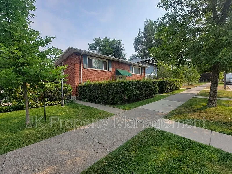 2 bed, 1.0 bath, 882 sqft, $1,020 — Photo 2