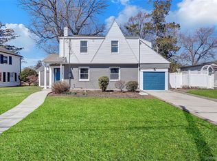 154 California Avenue, Freeport, NY 11520