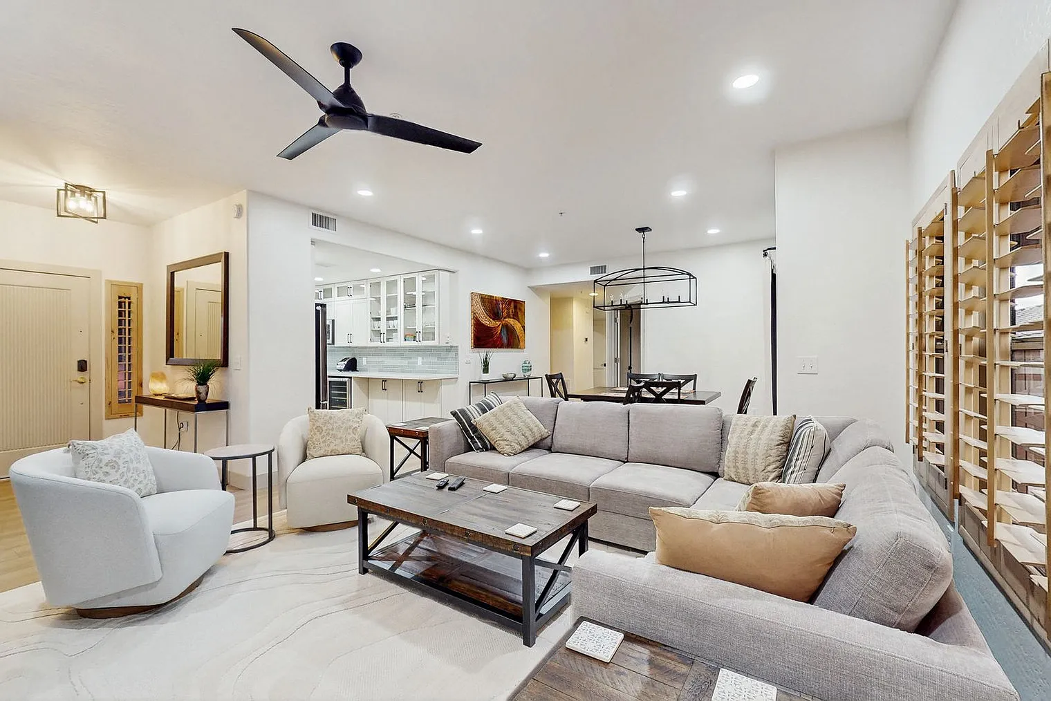 2 bed, 2.0 bath, 1722 sqft, $5,837 — Photo 2