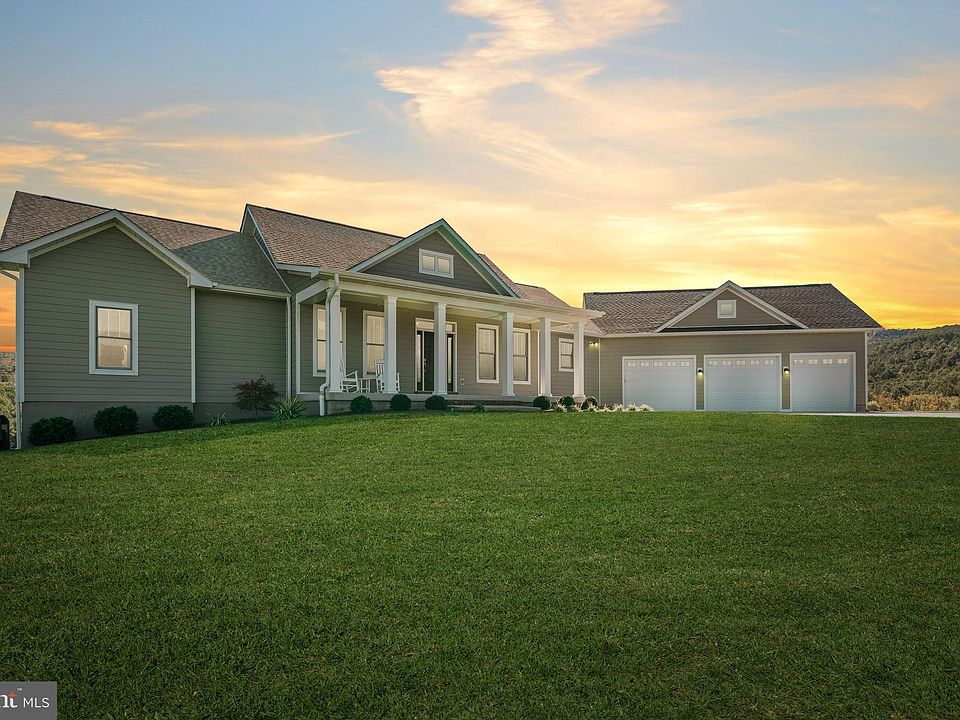 1st image of 635 Harmony Manor Dr