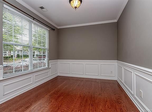 5th image of 8008 Lynwood Sq