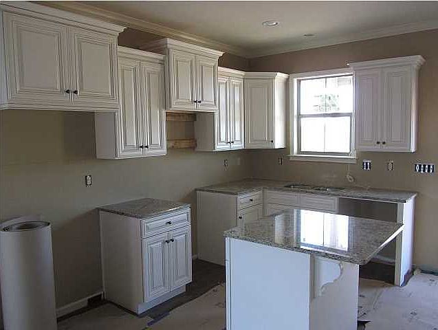 2nd image of 703 Rolling Mill Ln