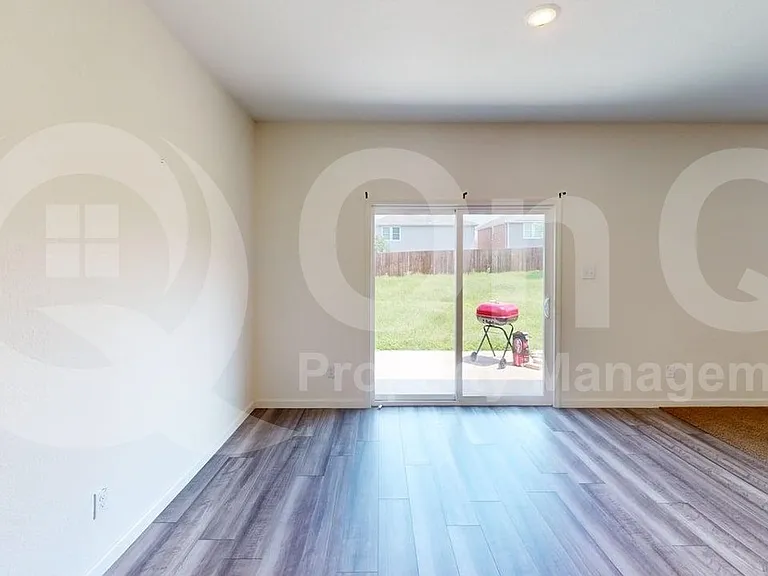 708 Bois D Arc Ln — Photo 8