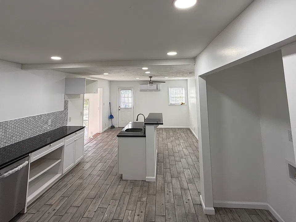 1321 Wesleyan Dr