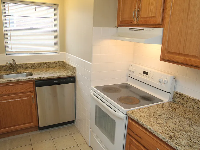 7574 Buckingham Dr #6 — Photo 11