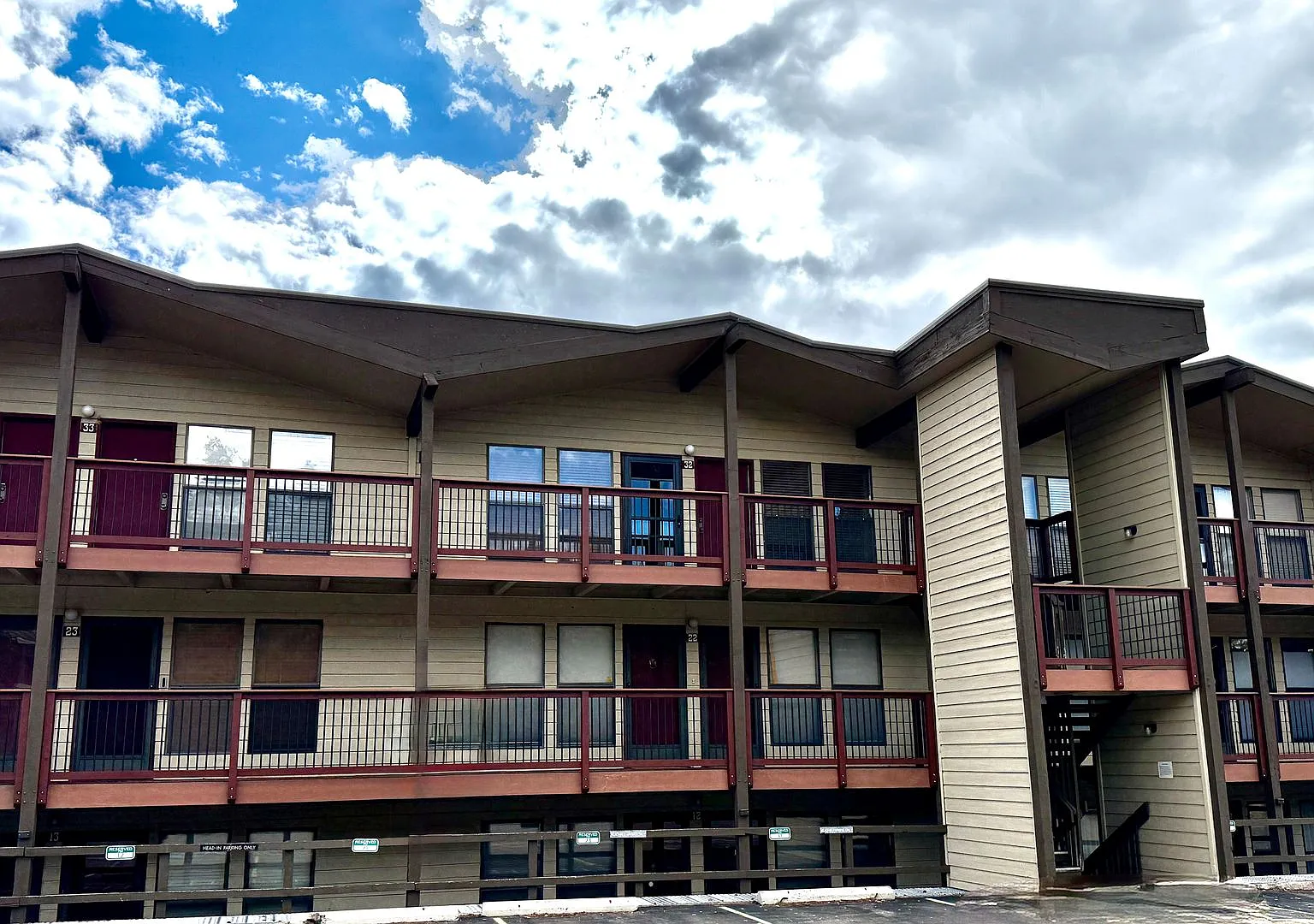 2 Bdr 2 Bath Lake Views Dillon Condo 2026-2027 Winter Utilities Included — Photo 3