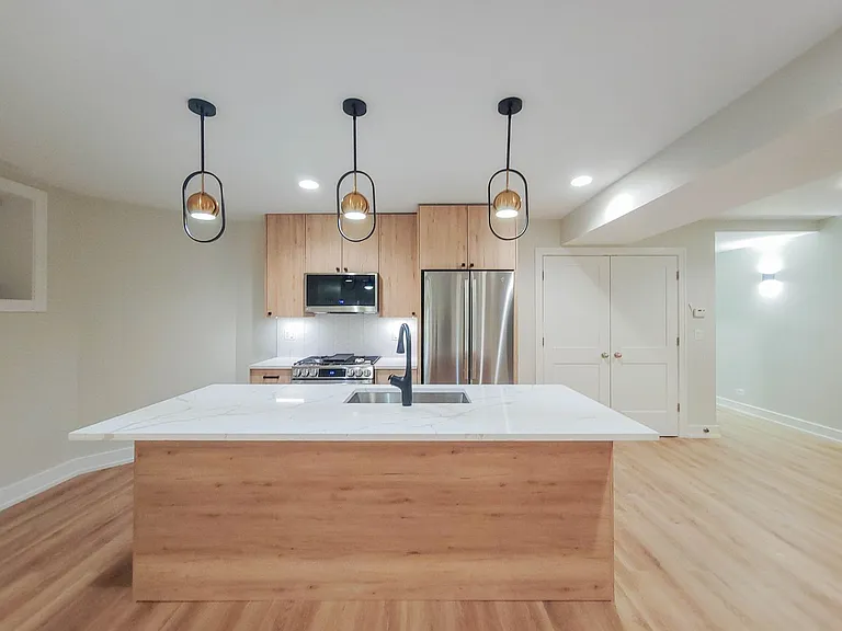 847 W. Wellington — Photo 14