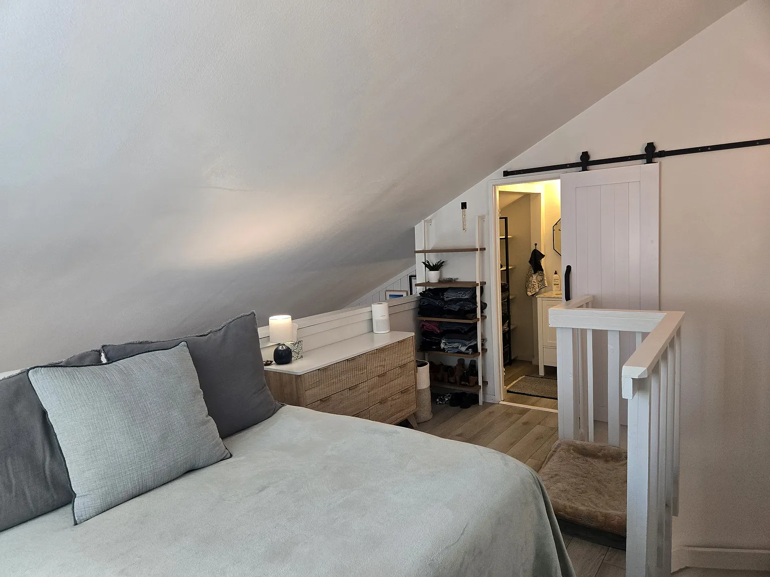 Studio, 900 sqft, $2,800 — Photo 4