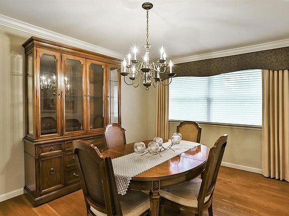 4th image of 529 Cross Green Ln