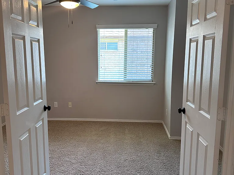 6902 Golden Oak Ln — Photo 17