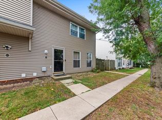 15 N Fernwood Dr, Bolingbrook, IL 60440