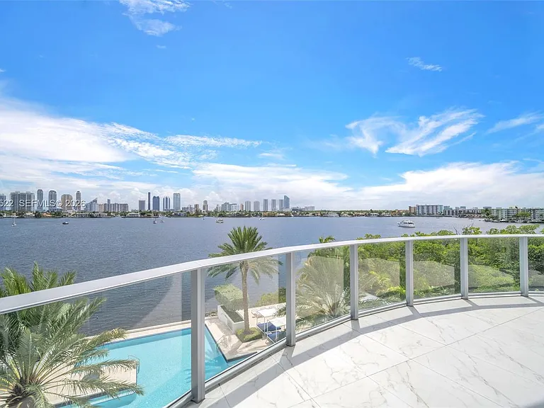17111 Biscayne Blvd #411 — Photo 33