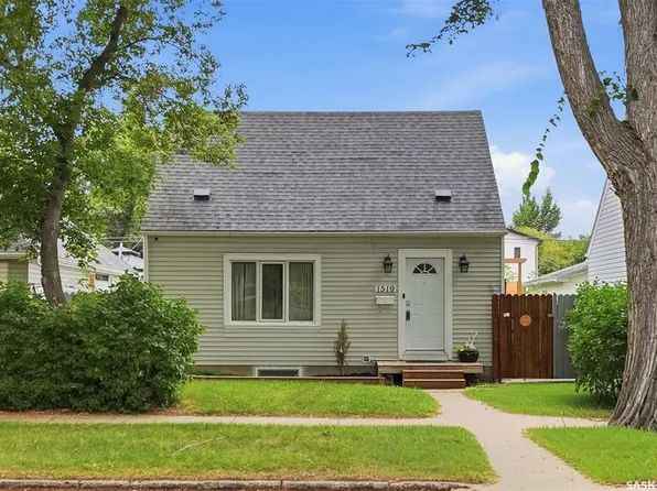 1519 C AVENUE N, Saskatoon, SK S7L 1L2