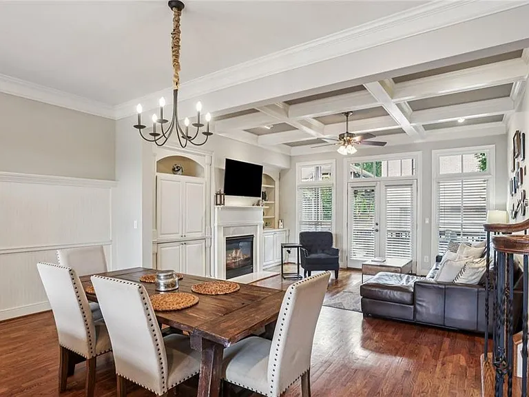 805 Highland Green Way NE — Photo 9