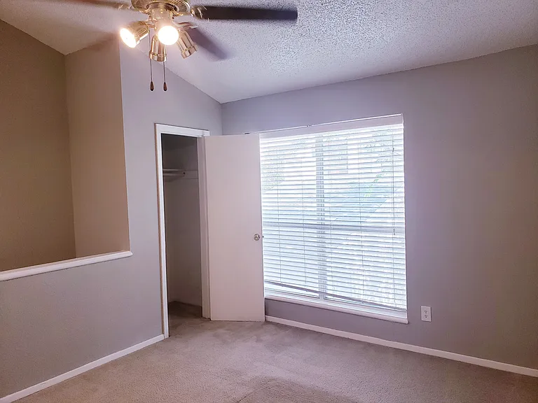 1901 N Fitzhugh Ave #22 — Photo 9