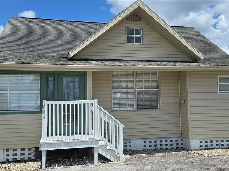 401 S Franklin St — Photo 1