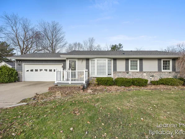 1610 N Jefferson St, Hastings, MI 49058