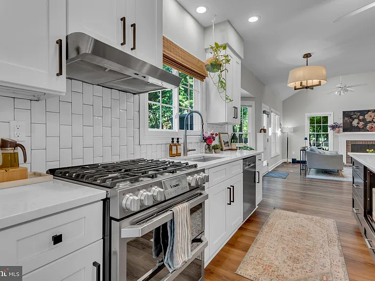 2816 Bargate Ct — Photo 15