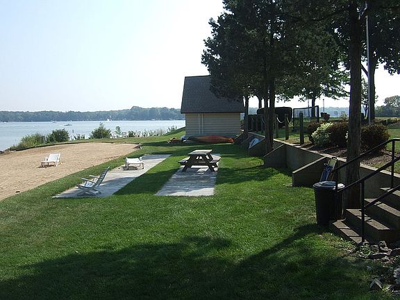 4th image of 3405 Browns Lake Dr S