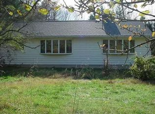 37 Acorn Hill Rd, Woodbridge, CT 06525