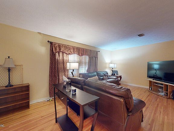 4th image of 2704 RIVER OAK Drive